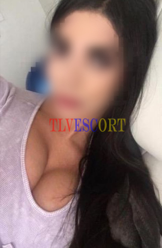אישה אמיתית היא משכילה, יש לה גוף ספורטיבי